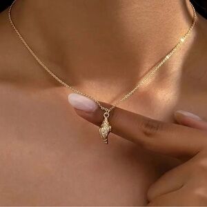 The Coconut Collective Gold Plated Conch Shell Necklace NWT!